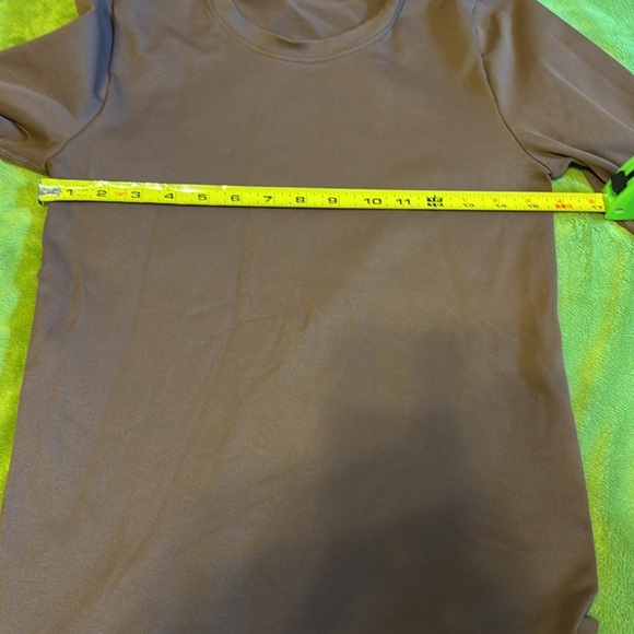 Set of Two Long Sleeve Compression Shirts - Brown and Gray O QQ Sz Large - Picture 5 of 5